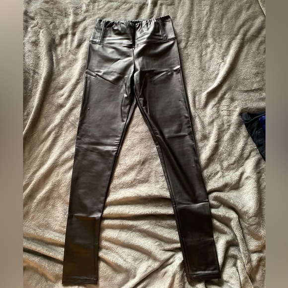 Revamped Faux Leather Leggings - Picture 5 of 5